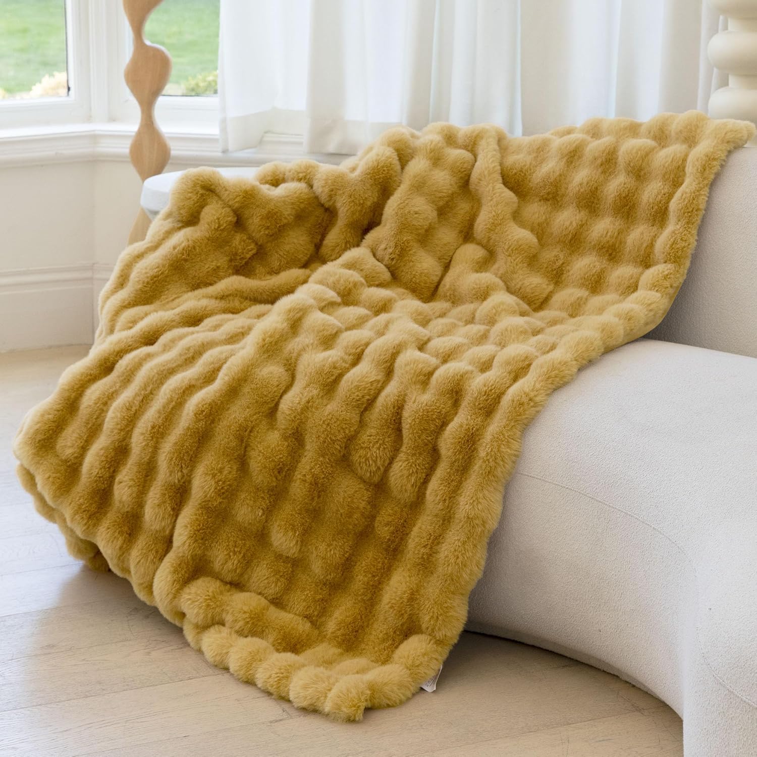 Cozy Cloud Faux Fur Blanket